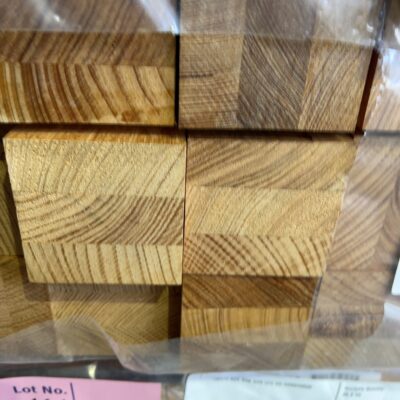 90X90 AUS OAK LAM DAR KD HARDWOOD POSTS